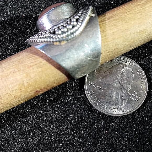 Pink Chalcedony Cabochon & Sterling Silver Ring - Picture 2 of 4